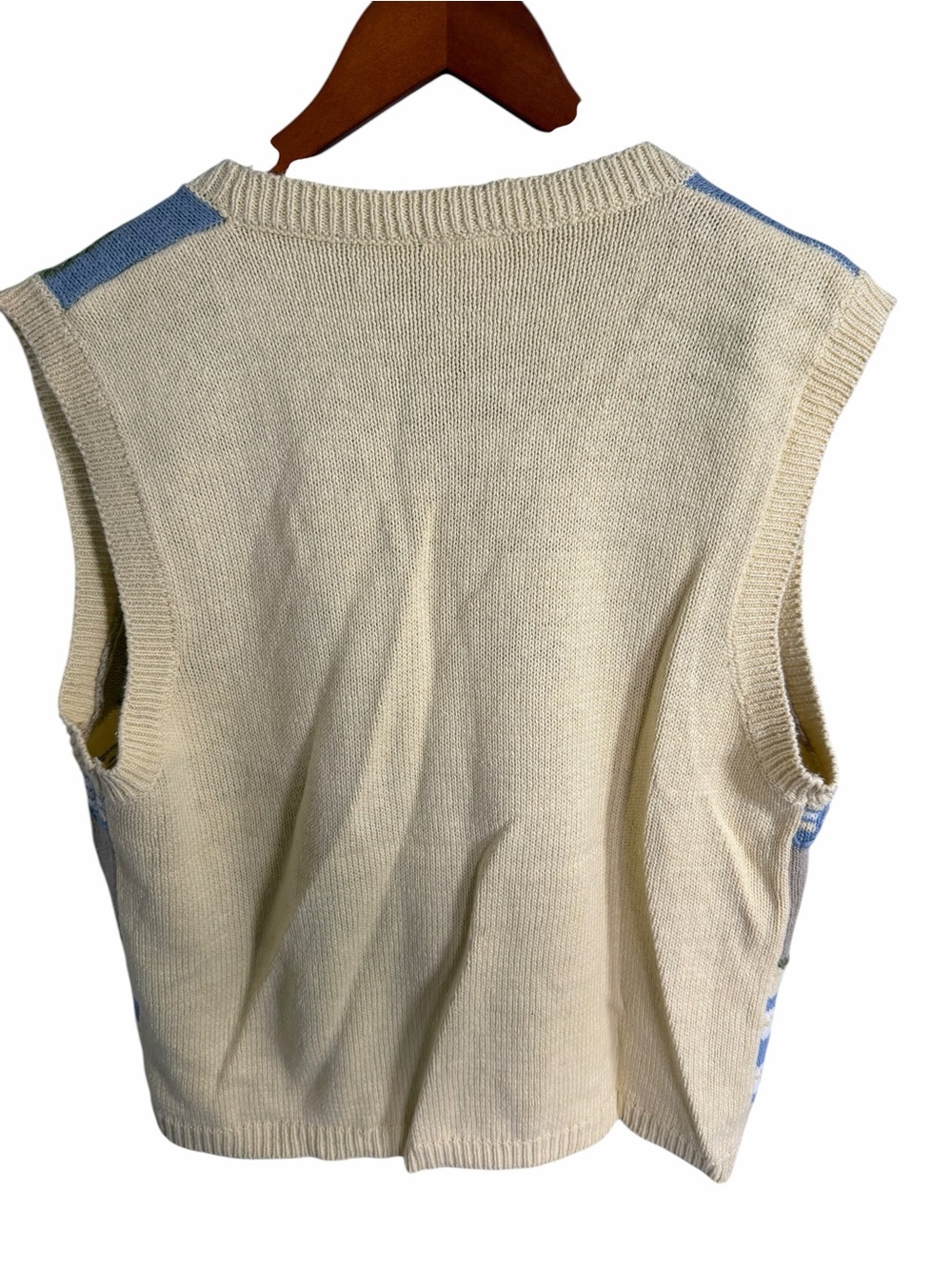 Koret Cream & Blue Embroidered Knit Cottage Patterned V-Neck Sweater Vest - Picture 3 of 7